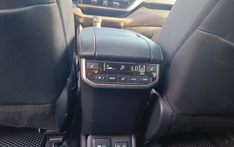 Toyota Highlander, 2022 год, 6 050 000 рублей, 16 фотография