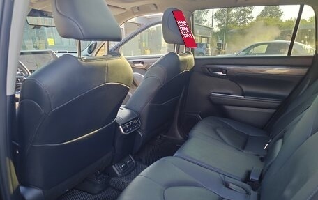 Toyota Highlander, 2022 год, 6 050 000 рублей, 14 фотография