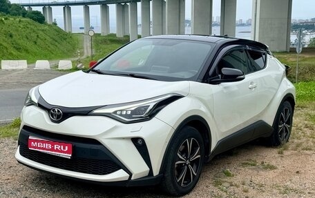 Toyota C-HR I рестайлинг, 2021 год, 2 800 000 рублей, 1 фотография