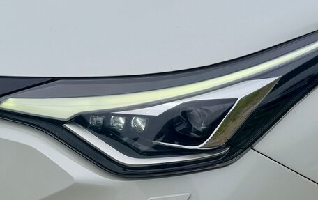 Toyota C-HR I рестайлинг, 2021 год, 2 800 000 рублей, 2 фотография
