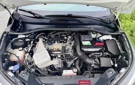 Toyota C-HR I рестайлинг, 2021 год, 2 800 000 рублей, 14 фотография