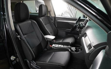 Mitsubishi Outlander III рестайлинг 3, 2014 год, 1 329 000 рублей, 8 фотография