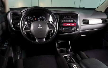 Mitsubishi Outlander III рестайлинг 3, 2014 год, 1 329 000 рублей, 6 фотография