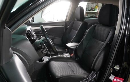 Mitsubishi Outlander III рестайлинг 3, 2014 год, 1 329 000 рублей, 10 фотография
