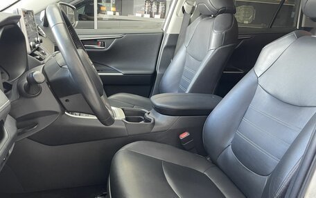 Toyota RAV4, 2019 год, 3 210 000 рублей, 8 фотография