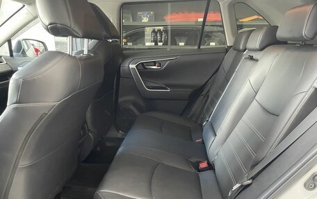 Toyota RAV4, 2019 год, 3 210 000 рублей, 9 фотография