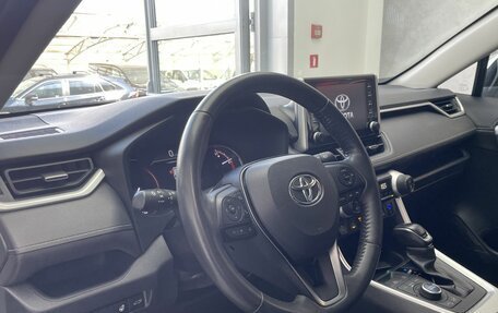 Toyota RAV4, 2019 год, 3 210 000 рублей, 7 фотография