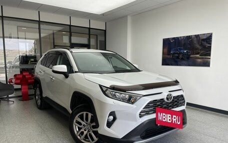 Toyota RAV4, 2019 год, 3 210 000 рублей, 3 фотография