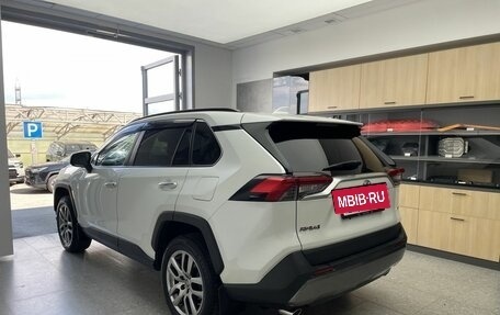 Toyota RAV4, 2019 год, 3 210 000 рублей, 6 фотография
