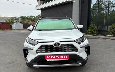 Toyota RAV4, 2020 год, 3 550 000 рублей, 2 фотография