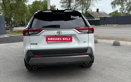 Toyota RAV4, 2020 год, 3 550 000 рублей, 3 фотография