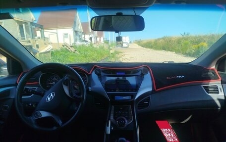 Hyundai Elantra V, 2013 год, 900 000 рублей, 7 фотография