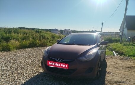 Hyundai Elantra V, 2013 год, 900 000 рублей, 2 фотография