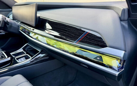 BMW 7 серия, 2025 год, 16 800 000 рублей, 25 фотография