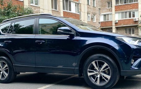 Toyota RAV4, 2018 год, 2 449 000 рублей, 8 фотография
