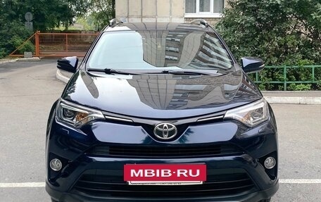 Toyota RAV4, 2018 год, 2 449 000 рублей, 5 фотография