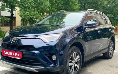 Toyota RAV4, 2018 год, 2 449 000 рублей, 6 фотография