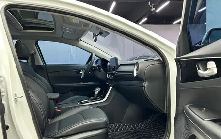 KIA K3, 2024 год, 1 400 000 рублей, 16 фотография