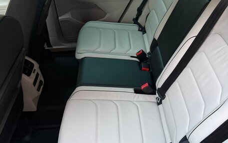 Volkswagen Tiguan II, 2018 год, 3 130 000 рублей, 15 фотография
