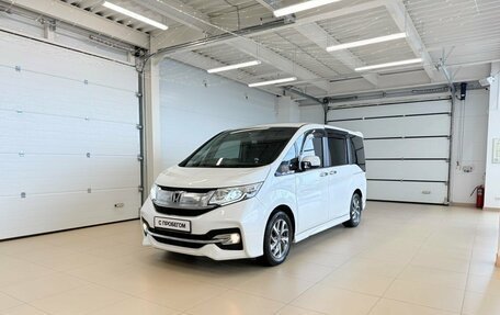 Honda Stepwgn IV, 2015 год, 1 949 000 рублей, 2 фотография