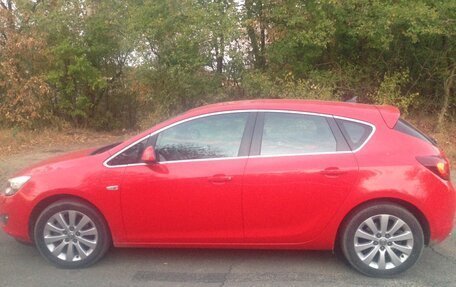 Opel Astra J, 2010 год, 590 000 рублей, 3 фотография