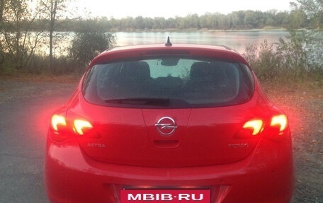 Opel Astra J, 2010 год, 590 000 рублей, 2 фотография