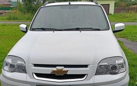 Chevrolet Niva I рестайлинг, 2019 год, 920 000 рублей, 4 фотография