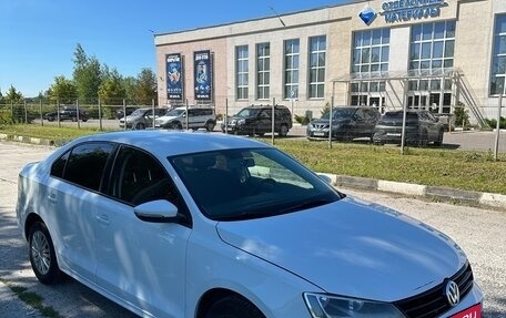 Volkswagen Jetta VI, 2017 год, 1 000 000 рублей, 2 фотография