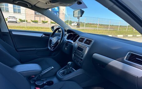 Volkswagen Jetta VI, 2017 год, 1 000 000 рублей, 17 фотография