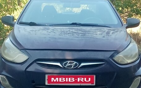 Hyundai Solaris II рестайлинг, 2013 год, 450 000 рублей, 2 фотография