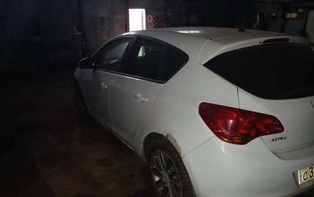 Opel Astra J, 2011 год, 520 000 рублей, 4 фотография