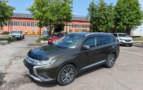 Mitsubishi Outlander III рестайлинг 3, 2018 год, 2 100 000 рублей, 1 фотография