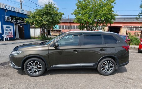 Mitsubishi Outlander III рестайлинг 3, 2018 год, 2 100 000 рублей, 4 фотография