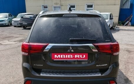 Mitsubishi Outlander III рестайлинг 3, 2018 год, 2 100 000 рублей, 6 фотография