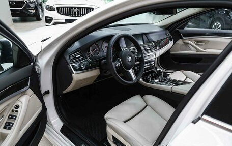 BMW 5 серия, 2011 год, 1 590 000 рублей, 6 фотография