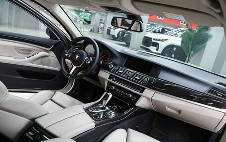 BMW 5 серия, 2011 год, 1 590 000 рублей, 11 фотография