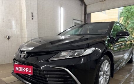 Toyota Camry, 2022 год, 3 200 000 рублей, 4 фотография