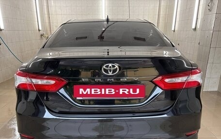 Toyota Camry, 2022 год, 3 200 000 рублей, 10 фотография