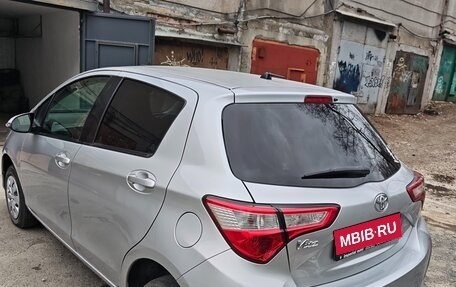 Toyota Vitz, 2017 год, 950 000 рублей, 3 фотография