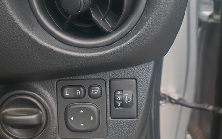 Toyota Vitz, 2017 год, 950 000 рублей, 9 фотография