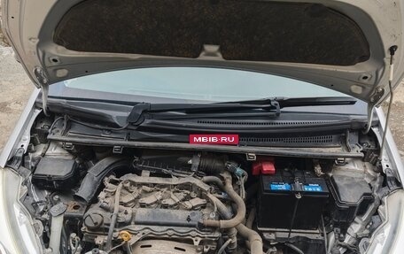 Toyota Vitz, 2017 год, 950 000 рублей, 6 фотография