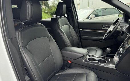 Ford Explorer VI, 2018 год, 3 199 000 рублей, 15 фотография