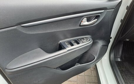 KIA Rio IV, 2018 год, 1 350 000 рублей, 7 фотография