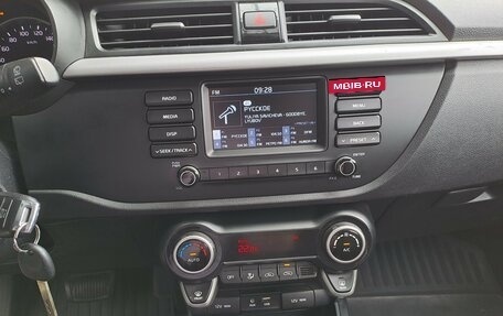 KIA Rio IV, 2018 год, 1 350 000 рублей, 10 фотография