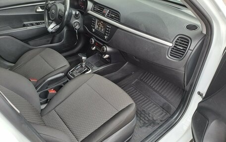 KIA Rio IV, 2018 год, 1 350 000 рублей, 18 фотография