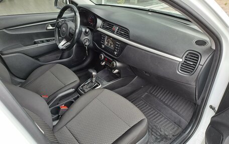 KIA Rio IV, 2018 год, 1 350 000 рублей, 19 фотография