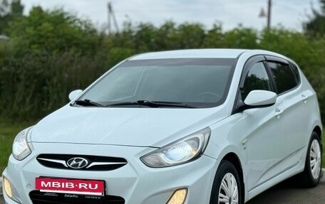 Hyundai Solaris II рестайлинг, 2012 год, 650 000 рублей, 4 фотография