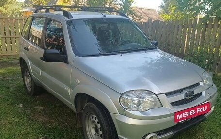 Chevrolet Niva I рестайлинг, 2011 год, 420 000 рублей, 4 фотография