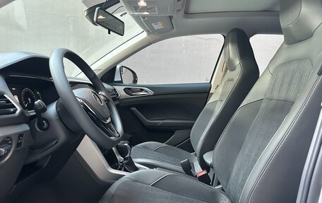 Volkswagen T-Cross I, 2023 год, 1 950 000 рублей, 7 фотография