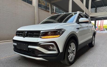 Volkswagen T-Cross I, 2023 год, 1 950 000 рублей, 3 фотография